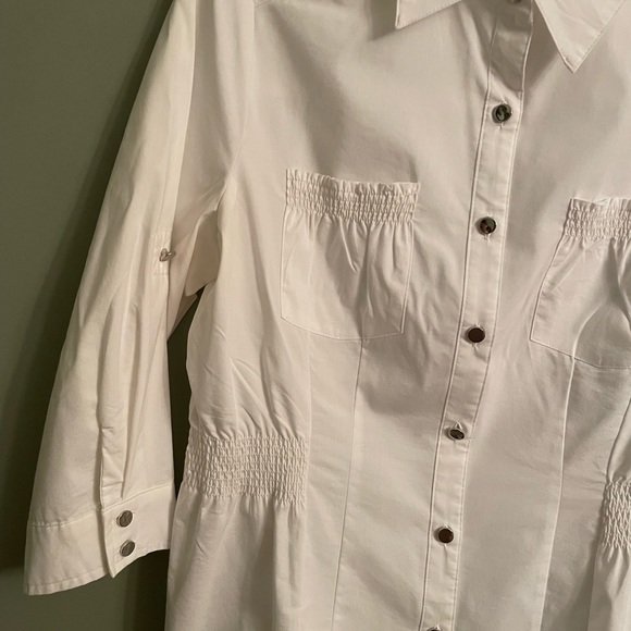 Elements buttons down shirt size M. 2/3 long sleeves, color white, front pockets - Picture 8 of 16